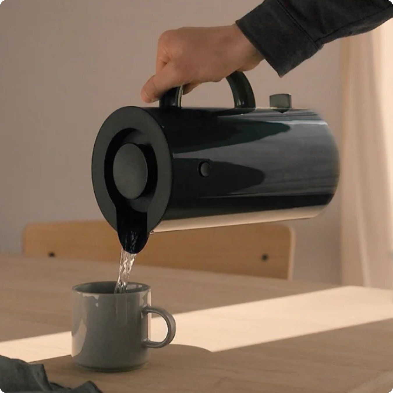 EM77 elkedel 1,5 l. sort + EM77 stempelkande 1 l. sort